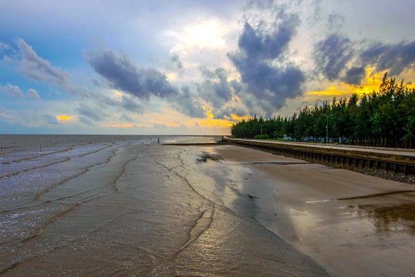Khai Long Beach - Pristine beach next to mangrove forest