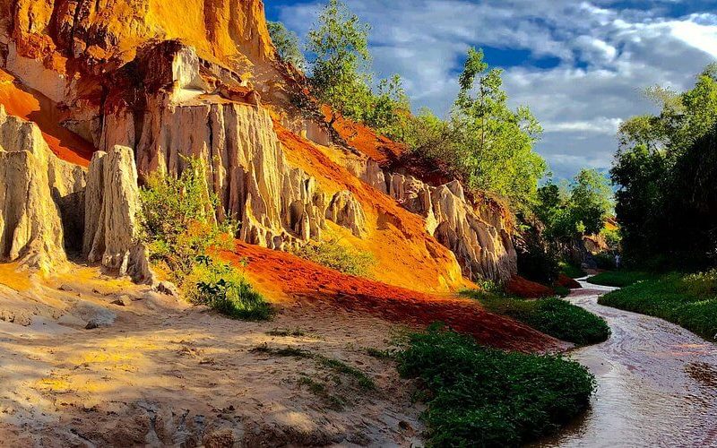 Suoi Tien - Famous Mui Ne Tourist Destination