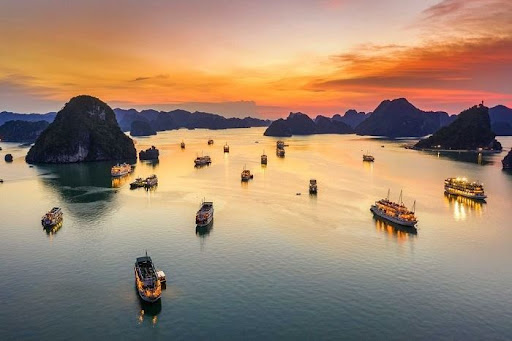 Ha Long – Board the boat