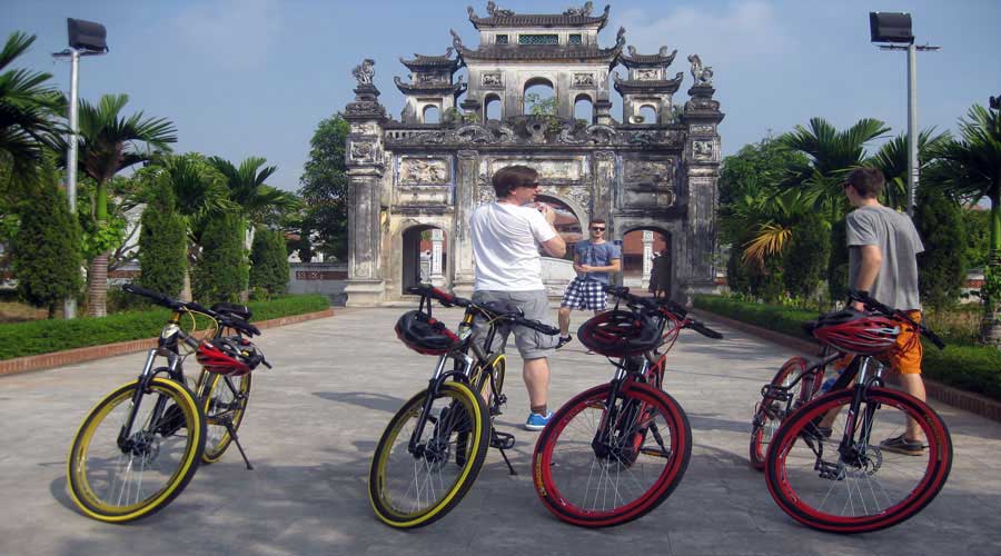 hanoi-biking-tour-to-snake-village-vietflametours