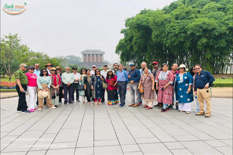 Guests- Tour in Hanoi Ninh Binh Halong Bay with Smile Travel, Best Tour Hanoi Ninh Binh Halong Bay