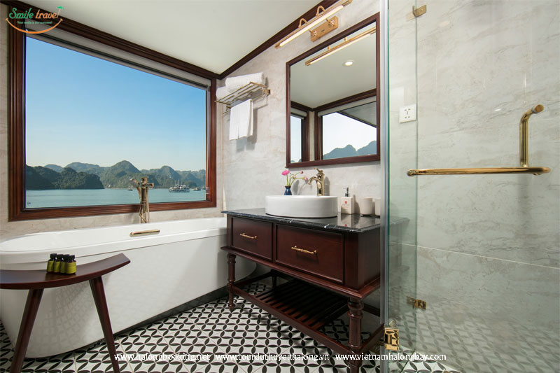 Bathroom Heritage Cruise Halong Bay, Du Thuyền Heritage Cruise 5 Sao