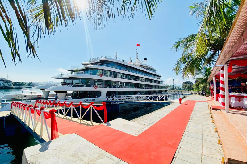 Catherine cruise Halong Bay- Smile Travel