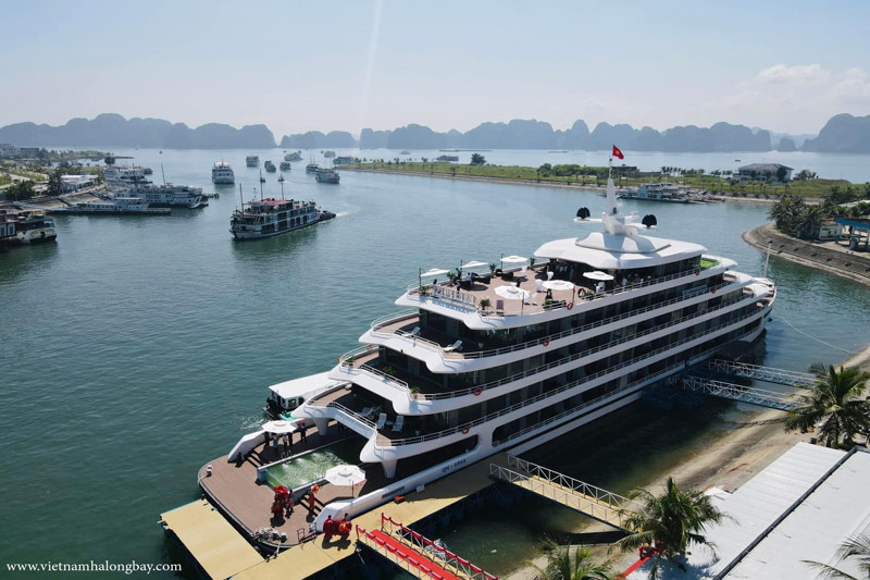 Catherine cruise Halong Bay- Smile Travel