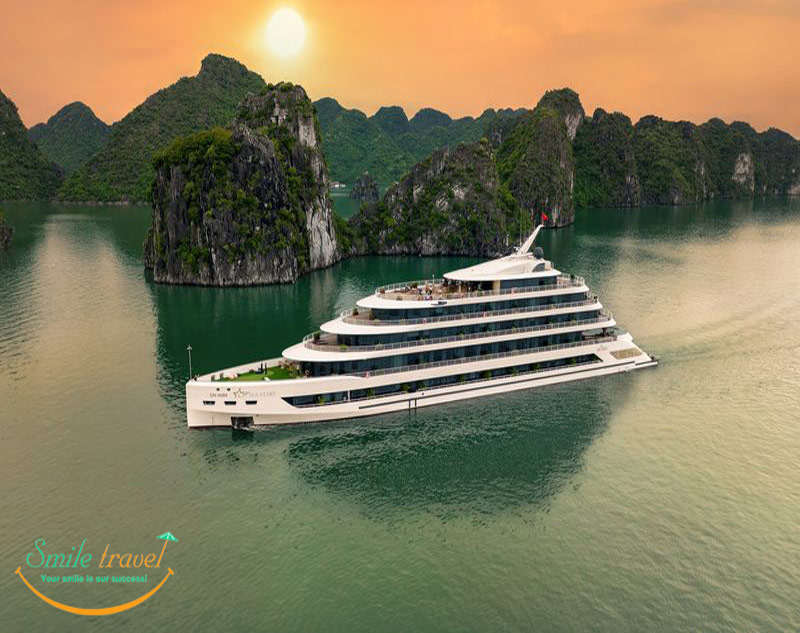 Overview Sea stars cruise halong bay 6 star-Smile Travel