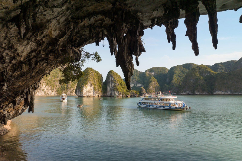 Overview-1 Day Halong bay cruise 5* with 6 hours- Luxury tour