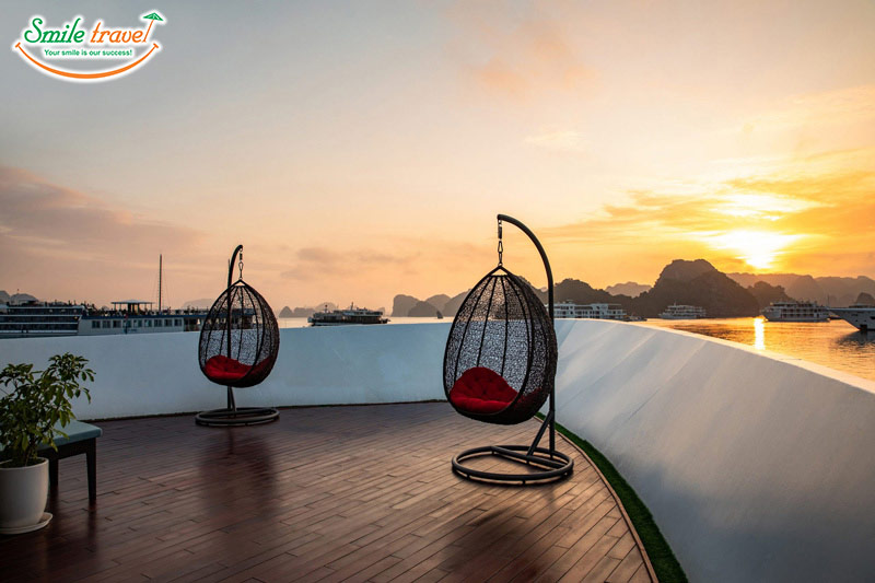 Honyemoon Suite With Terrace Dora Cruise Smiletravel Halong bay