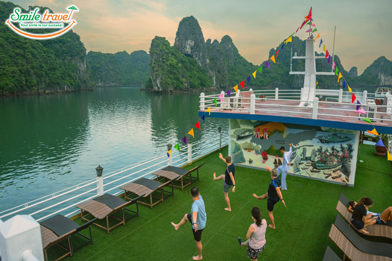 Taichi Swan Cruise Smiletravel Halong Bay