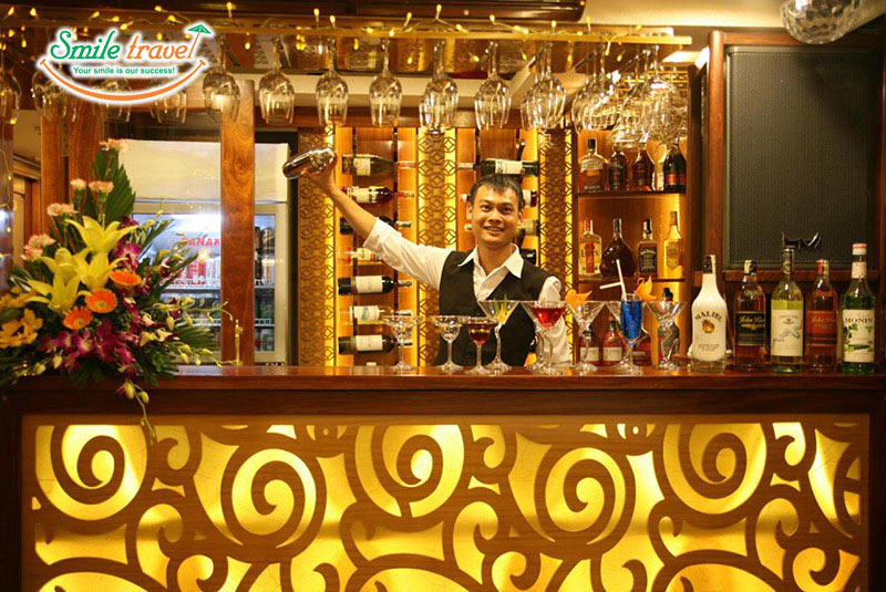 Bar Oriental Sails Cruise Smiletravel