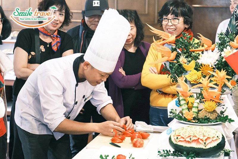 Cooking class Halong Catamaran Cruise Smiletravel