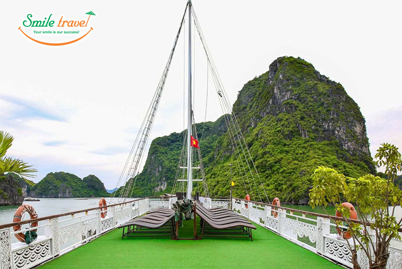 Sundeck Oriental Sails Cruise Smiletravel