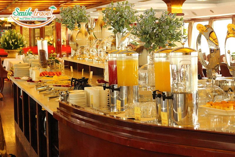 Restaurant Golden Cruise 9999 Smiletravel