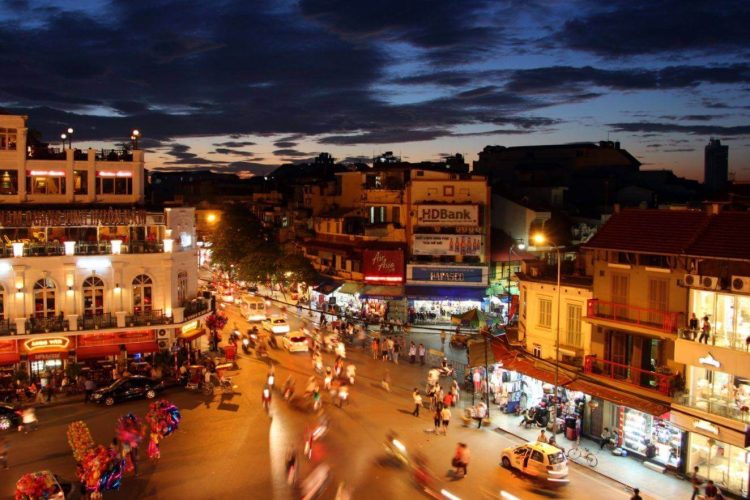 hanoi old quarter night market